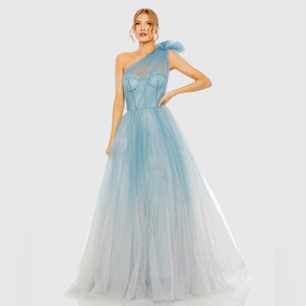 MAC DUGGAL
Blue Glitter One-Shoulder Ombre Gown with Bow